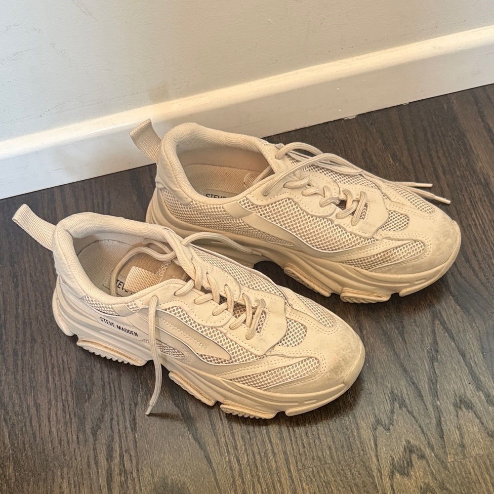 Steve Madden Cream Athletic Sneakers size 8